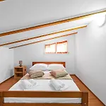 One Bedroom Cozy In Apartmán
