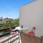 One Bedroom Cozy In *