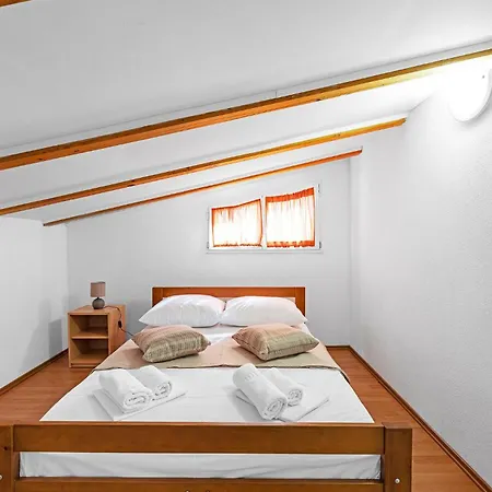 One Bedroom Cozy In Apartment