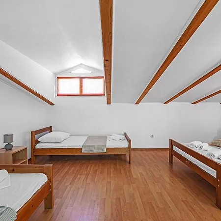 One Bedroom Cozy In * Betina (Sibenik-Knin)