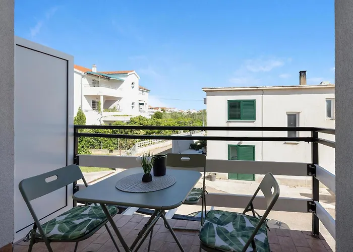 One Bedroom Cozy In *