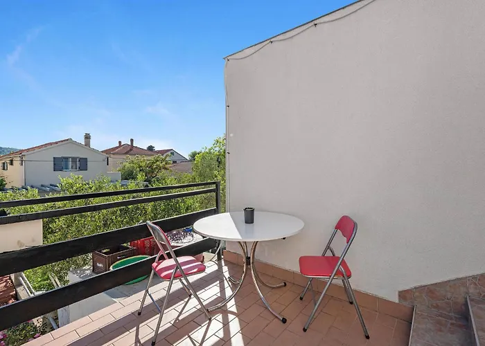 One Bedroom Cozy In *